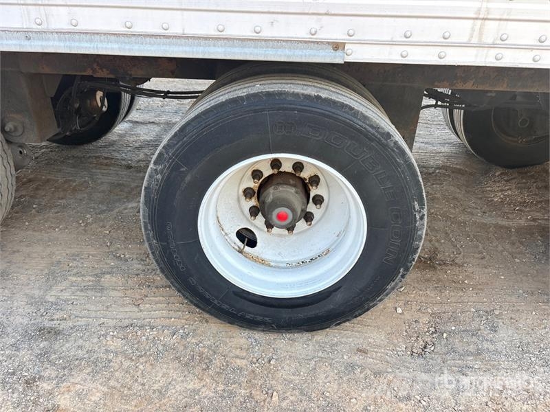Hyundai 53 ft x 102 in Tri/A Van Trailer Ремаркета фургони