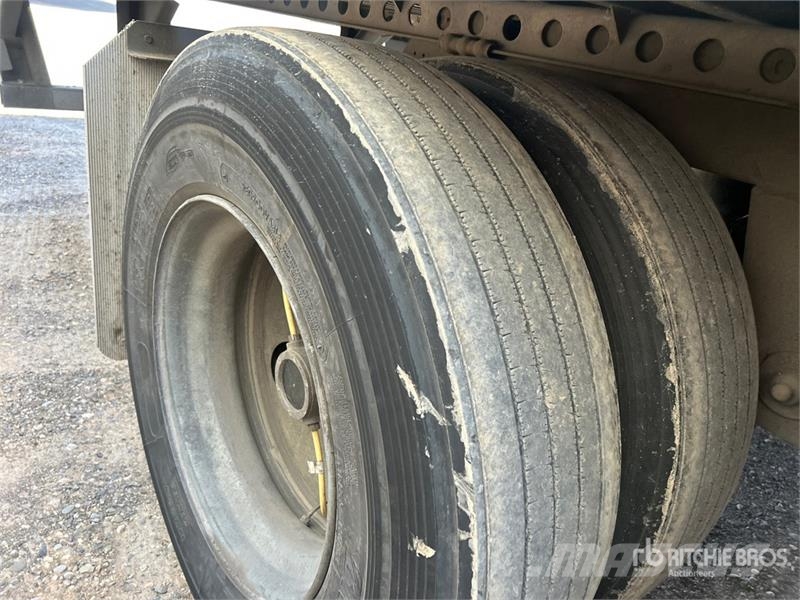 Hyundai 53 ft x 102 in T/A Van Trailer Ремаркета фургони