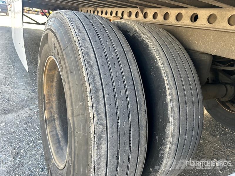 Hyundai 53 ft x 102 in T/A Van Trailer Ремаркета фургони