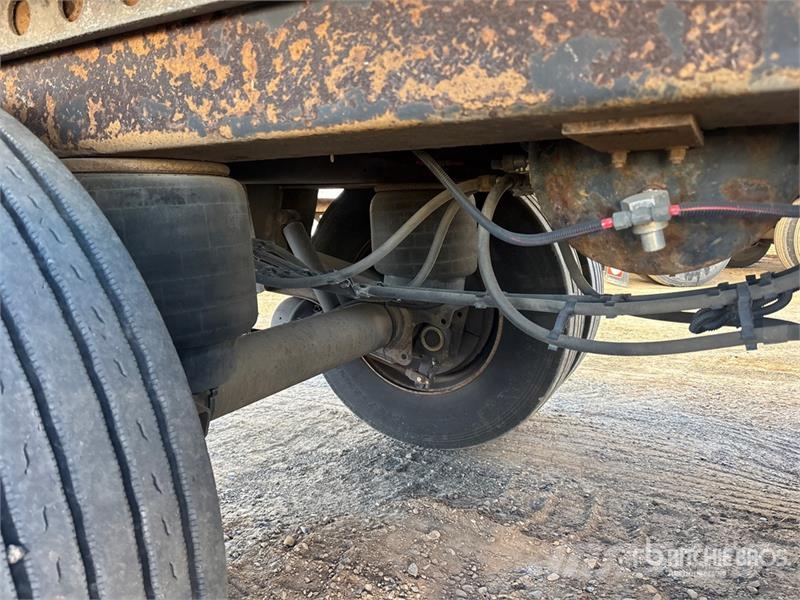 Hyundai 53 ft x 102 in Tri/A Van Trailer Ремаркета фургони