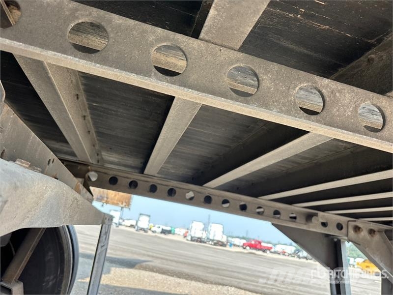 Hyundai 53 ft x 102 in T/A Van Trailer Reboques baú