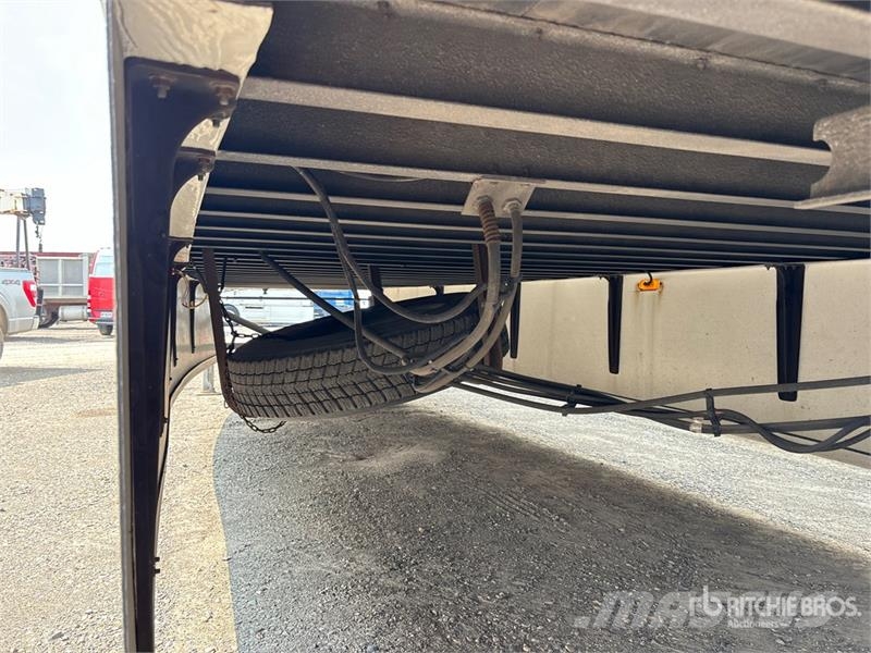 Hyundai 53 ft x 102 in T/A Van Trailer Reboques baú