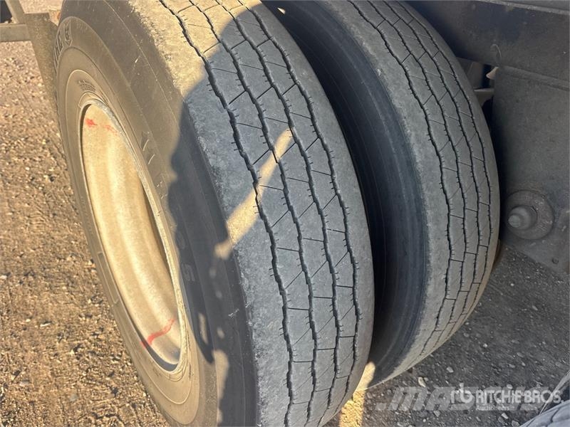 Hyundai 53 ft x 102 in T/A Van Trailer Dobozos pótkocsik