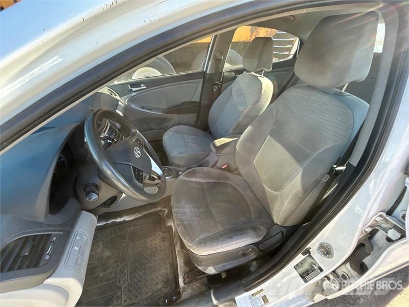 Hyundai Accent Automobile Henkilöautot