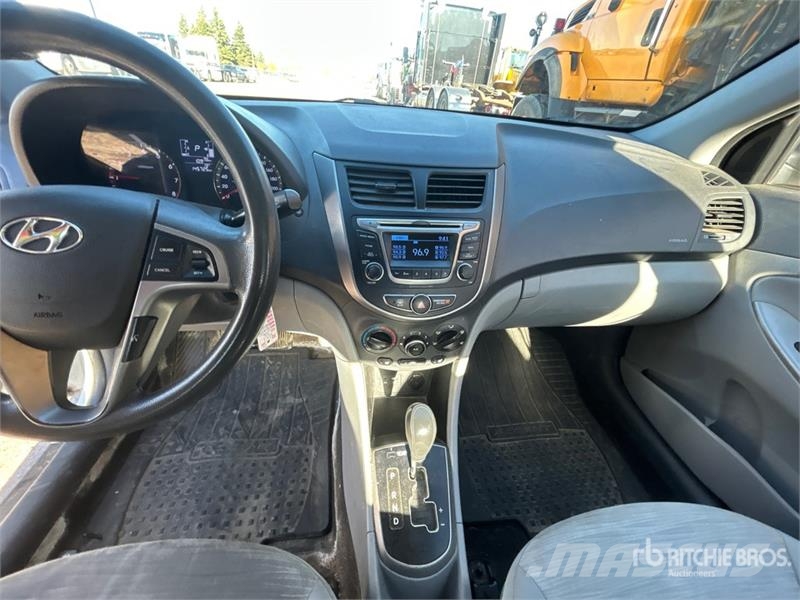Hyundai Accent Automobile Henkilöautot