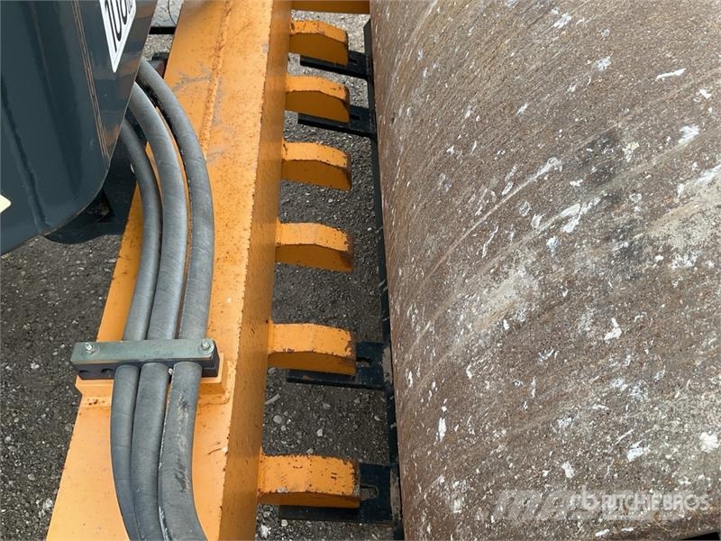 Hyundai HR70C-9 Smooth Drum Compactor Single drum rollers