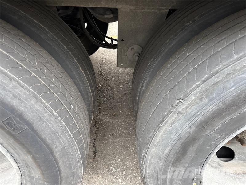 Hyundai VC2530152-AJS Причепи-фургони