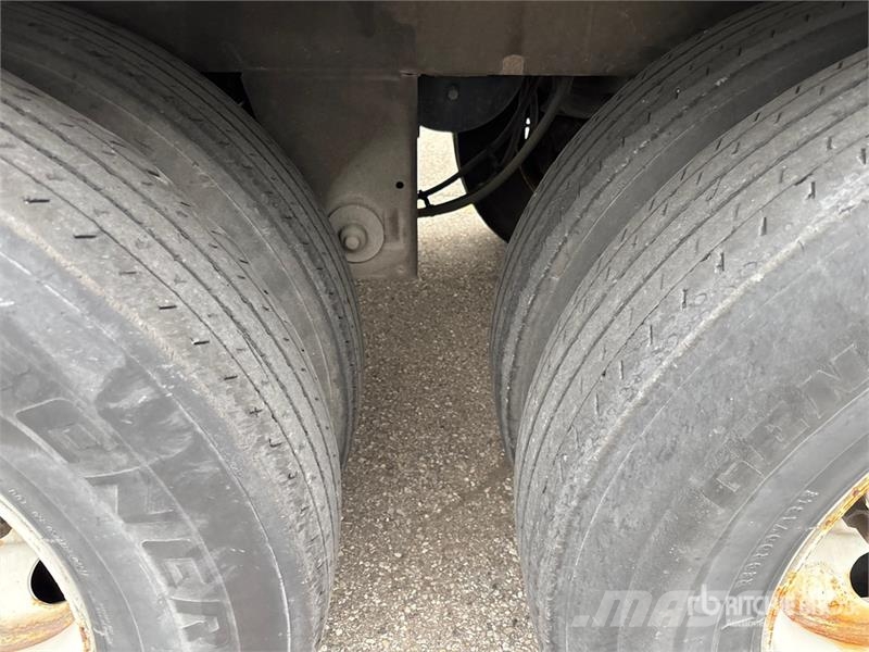 Hyundai VC2530152-AJS Причепи-фургони