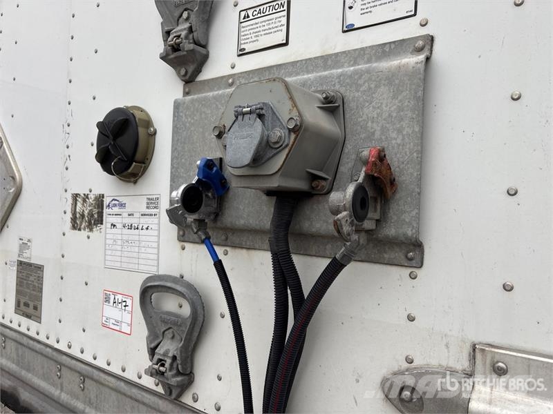 Hyundai VC2530152-AJS Причепи-фургони