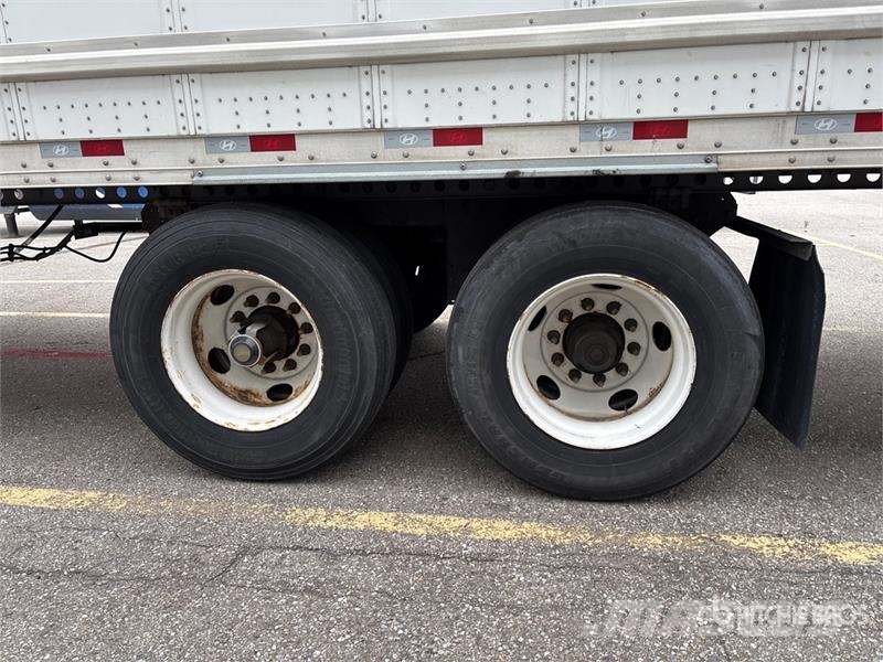 Hyundai VC2530152-AJS Причепи-фургони