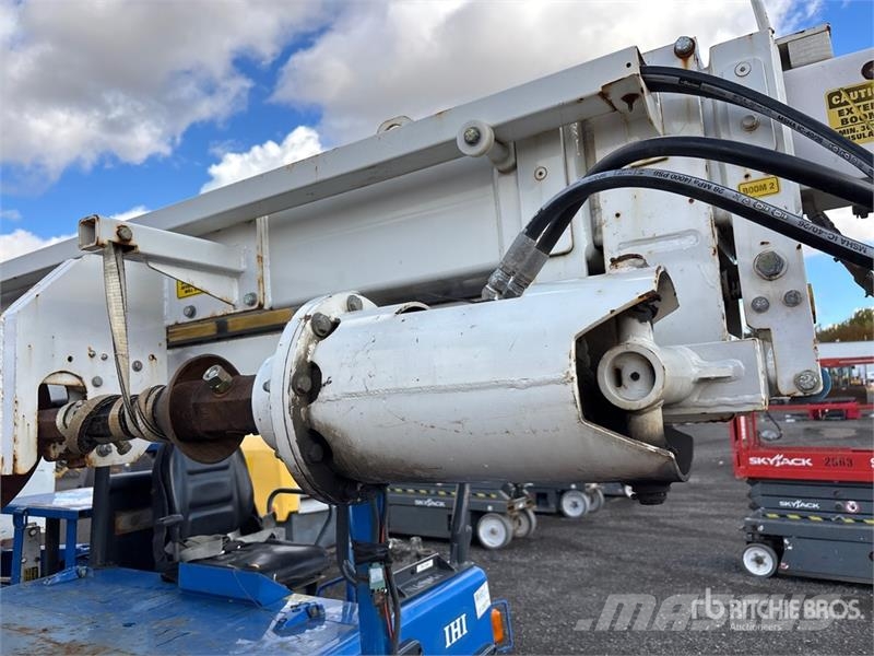 IHI IC35 Crawler Carrier 19 in Auger Diger