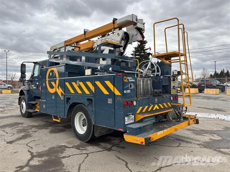 International 190-40-A 40 ft on  International 4300 SBA 4x2 Exte Pacēlāji uz automašīnas bāzes