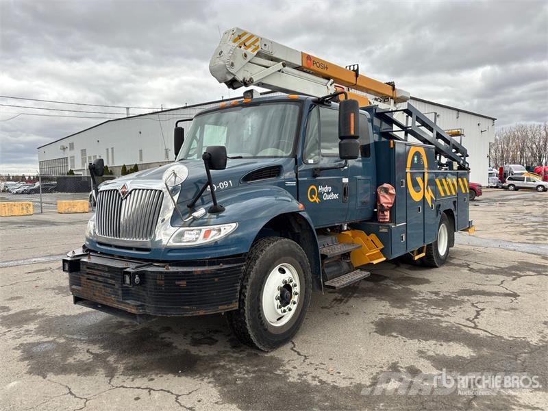 International 190-40-A 40 ft on  International 4300 SBA 4x2 Exte Pacēlāji uz automašīnas bāzes