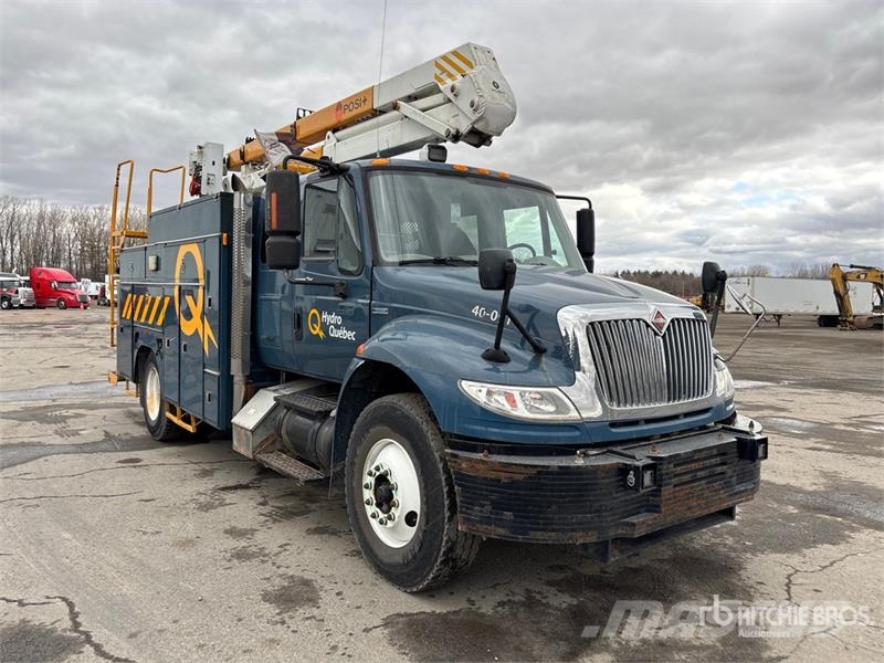 International 190-40-A 40 ft on  International 4300 SBA 4x2 Exte Pacēlāji uz automašīnas bāzes