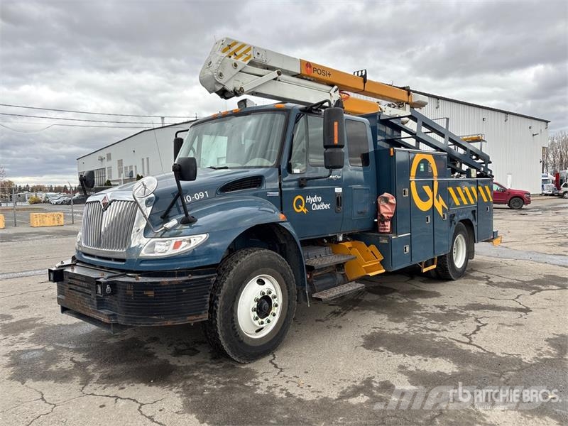 International 190-40-A 40 ft on  International 4300 SBA 4x2 Exte Pacēlāji uz automašīnas bāzes