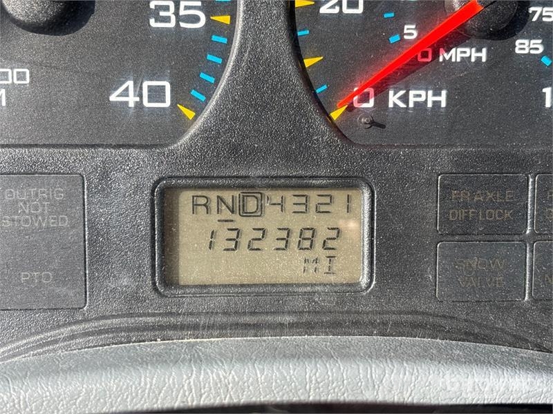 International 194-42-C 42 ft on  International 4400 6x4 Extended المنصات الهوائية المثبتة على شاحنة