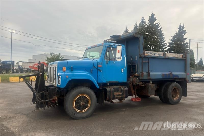 International 2554 市政车
