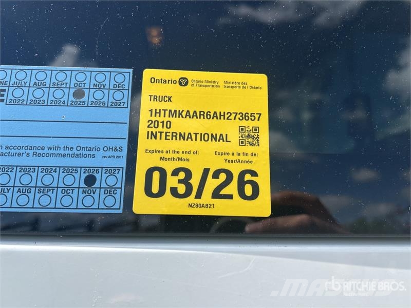 International 400-46-AT 46 ft on International 4400 4x2 Extende المنصات الهوائية المثبتة على شاحنة
