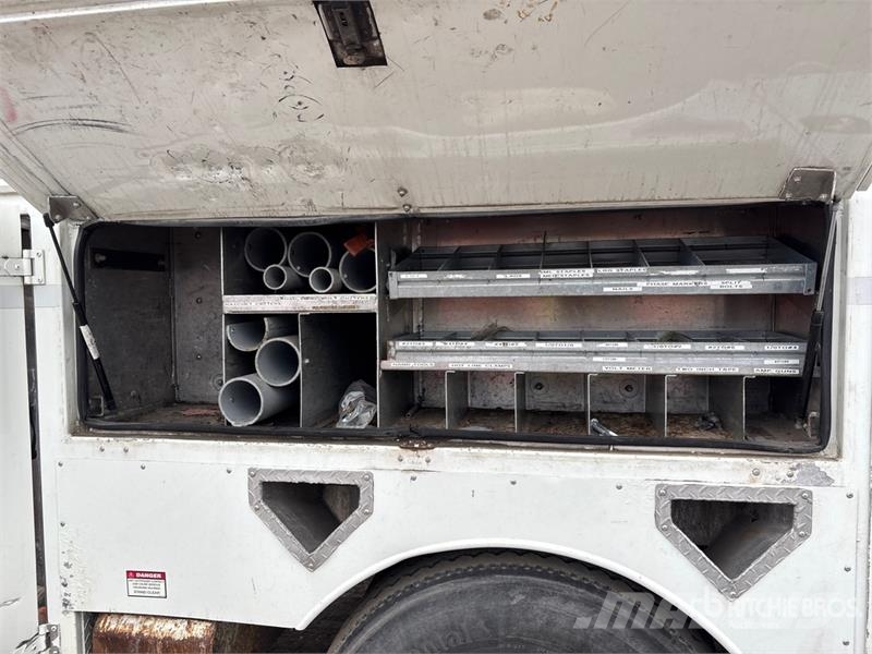 International 400-46-A 46 ft on  International 4400 4x2 Bucket T Autoplošiny