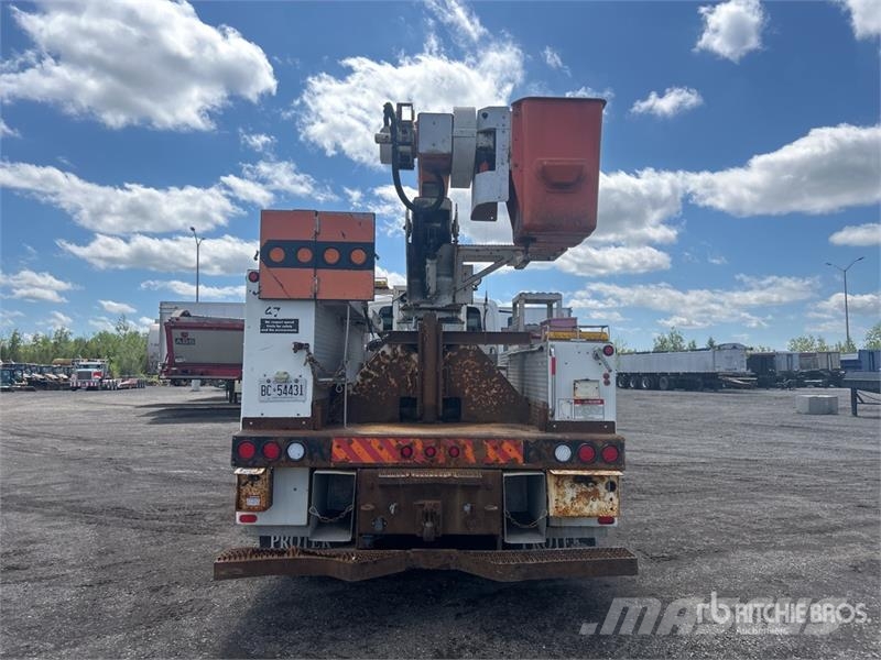 International 400-46-AT 46 ft on International 4400 4x2 Extende المنصات الهوائية المثبتة على شاحنة