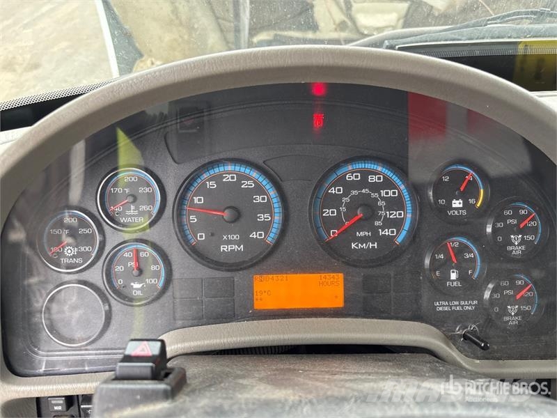 International 400-46-A 46 ft on  International 4400 4x2 Bucket T Autoplošiny