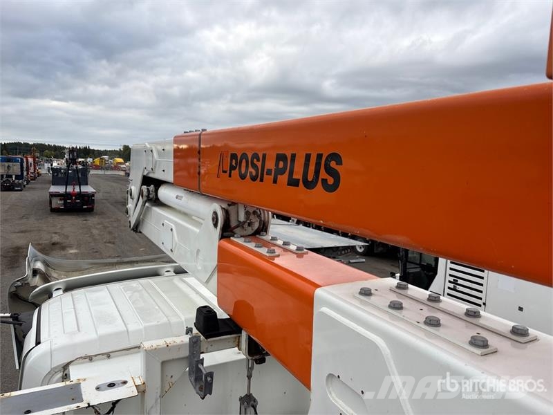 International 400-46-A 46 ft on  International 4400 4x2 Bucket T Autoplošiny