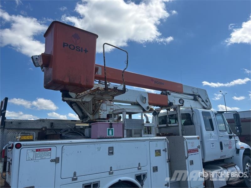 International 400-46-AT 46 ft on International 4400 4x2 Extende المنصات الهوائية المثبتة على شاحنة