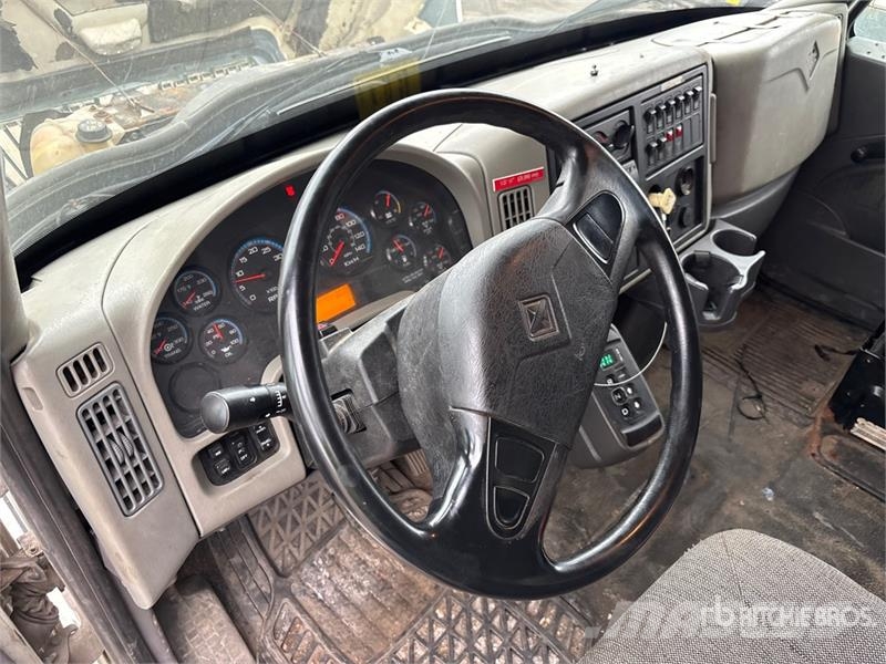 International 400-46-A 46 ft on  International 4400 4x2 Bucket T Autoplošiny