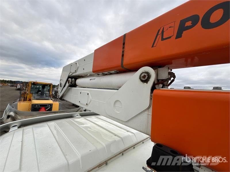 International 400-46-A 46 ft on  International 4400 4x2 Bucket T Autoplošiny