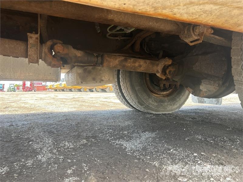 International 400-46-AT 46 ft on International 4400 4x2 Extende المنصات الهوائية المثبتة على شاحنة