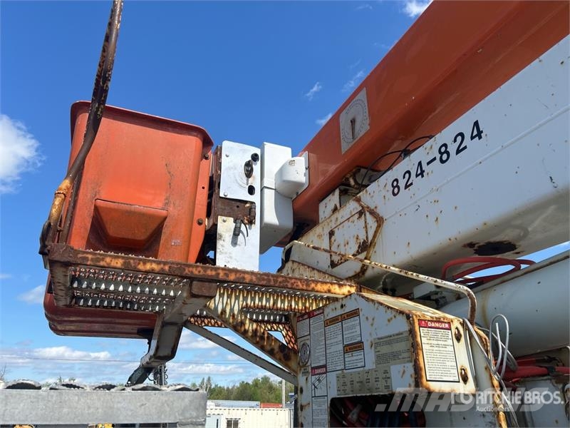 International 400-46-AT 46 ft on International 4400 4x2 Extende المنصات الهوائية المثبتة على شاحنة
