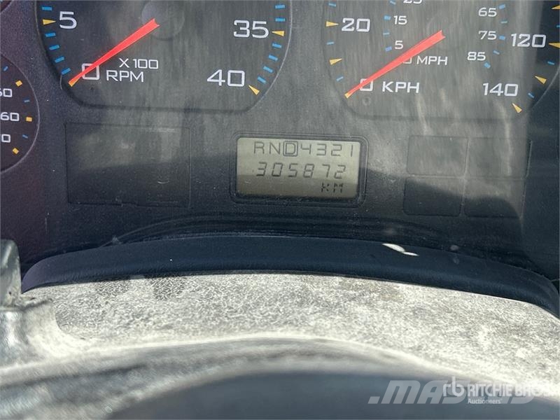 International 400-46-R 46 ft on International 7400 6x4 Extended Εναέριες πλατφόρμες τοποθετημένες σε φορτηγό