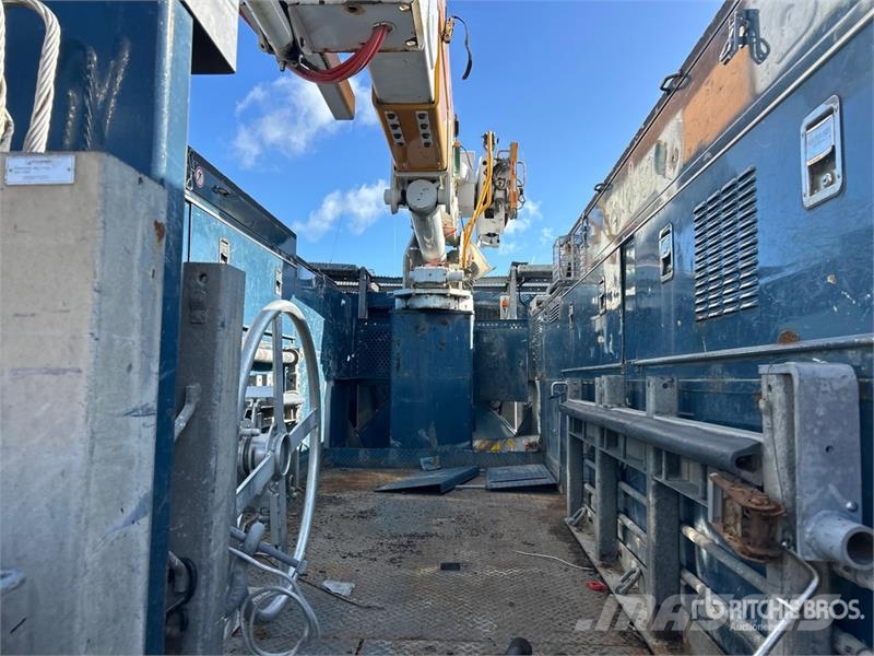 International 400-46-R 46 ft on International 7400 6x4 Extended Εναέριες πλατφόρμες τοποθετημένες σε φορτηγό