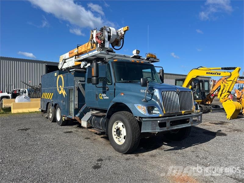 International 400-46-R 46 ft on International 7400 6x4 Extended Εναέριες πλατφόρμες τοποθετημένες σε φορτηγό