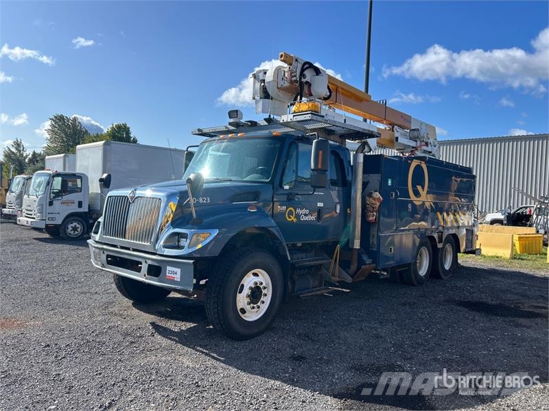 International 400-46-R 46 ft on International 7400 6x4 Extended Εναέριες πλατφόρμες τοποθετημένες σε φορτηγό