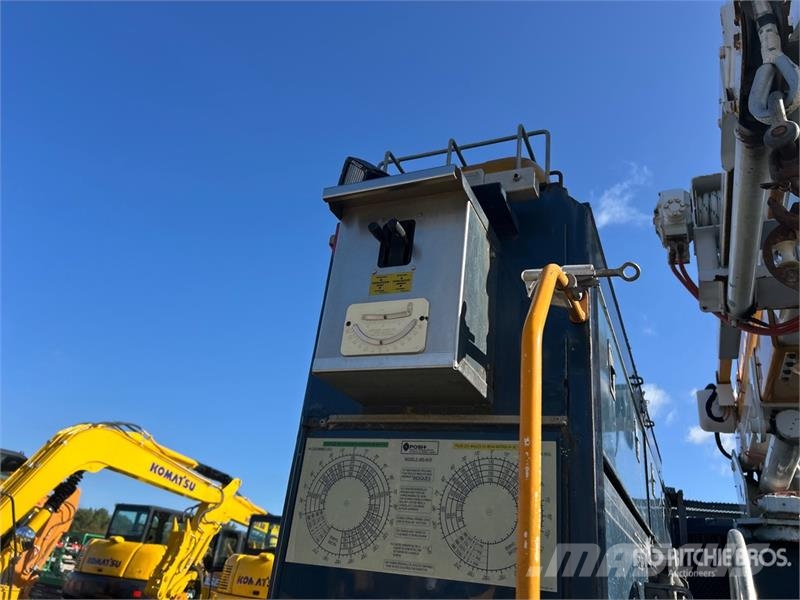 International 400-46-R 46 ft on International 7400 6x4 Extended Εναέριες πλατφόρμες τοποθετημένες σε φορτηγό