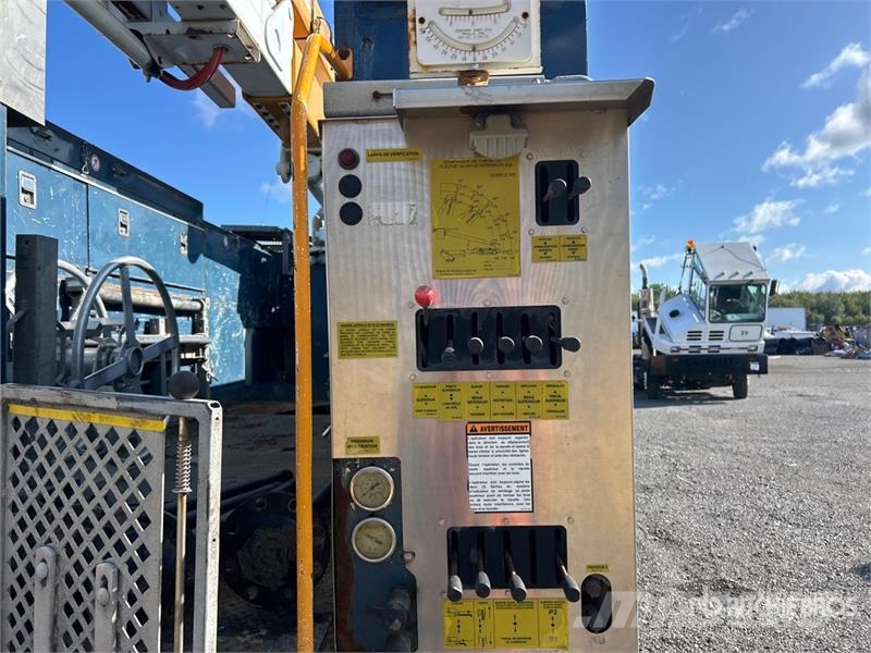 International 400-46-R 46 ft on International 7400 6x4 Extended Εναέριες πλατφόρμες τοποθετημένες σε φορτηγό