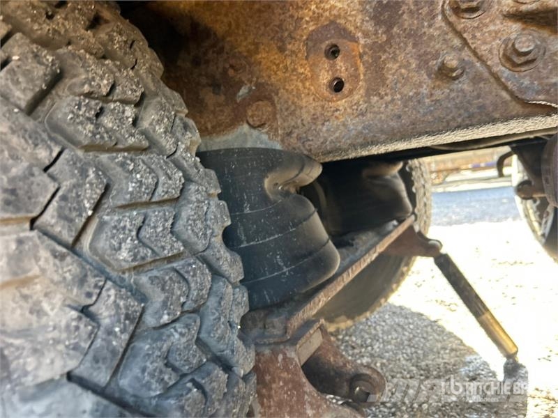 International 400-46-R 46 ft on International 7400 6x4 Extended Εναέριες πλατφόρμες τοποθετημένες σε φορτηγό