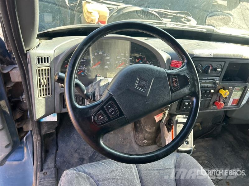 International 400-46-R 46 ft on International 7400 6x4 Extended Εναέριες πλατφόρμες τοποθετημένες σε φορτηγό