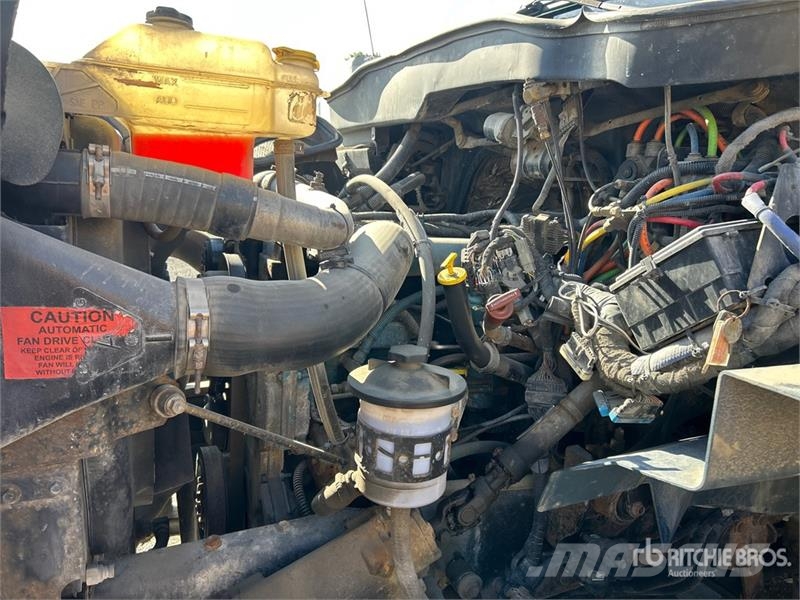 International 400-46-R 46 ft on International 7400 6x4 Extended Εναέριες πλατφόρμες τοποθετημένες σε φορτηγό