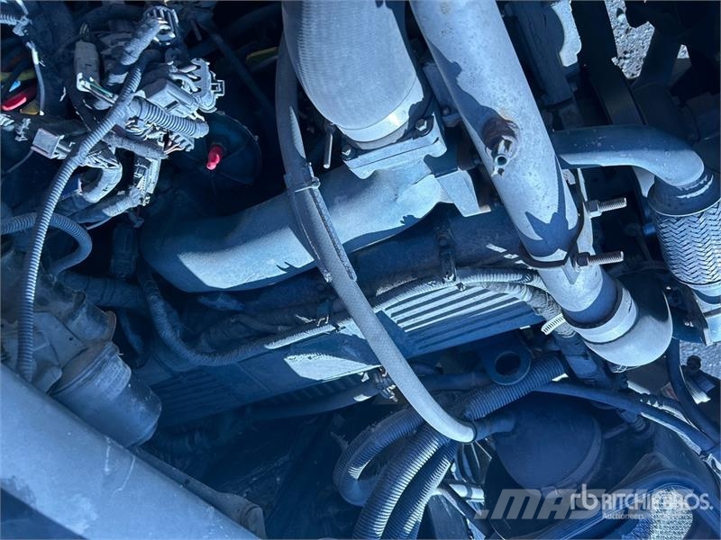 International 400-46-R 46 ft on International 7400 6x4 Extended Εναέριες πλατφόρμες τοποθετημένες σε φορτηγό