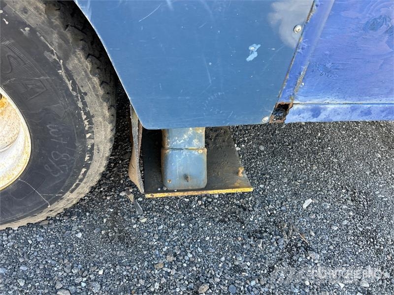 International 400-46-R 46 ft on International 7400 6x4 Extended Εναέριες πλατφόρμες τοποθετημένες σε φορτηγό
