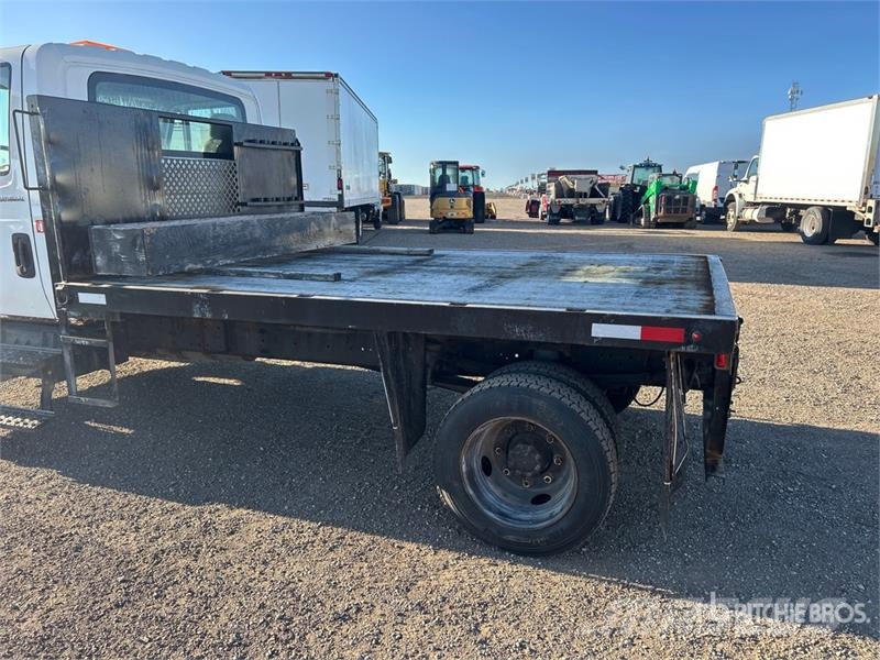 International 4100 4x2 Flatbed Truck 平板式/側卸式卡車