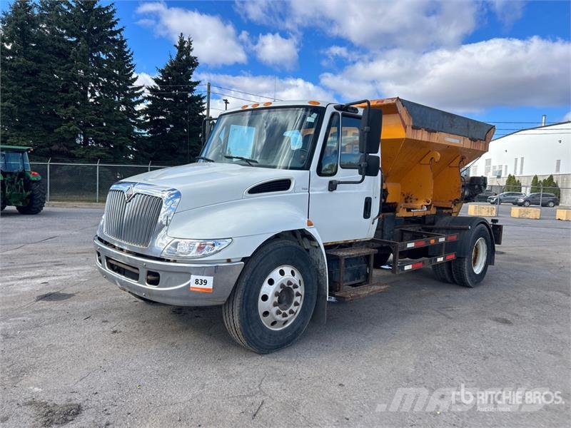 International 4200 4x2 Spreader Truck Közúti karbantartó haszongépek
