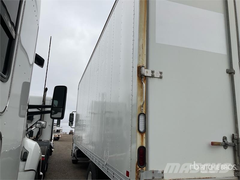 International 4300 ボックスボディー、ウイング、箱車