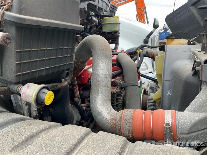 International 4300 ボックスボディー、ウイング、箱車