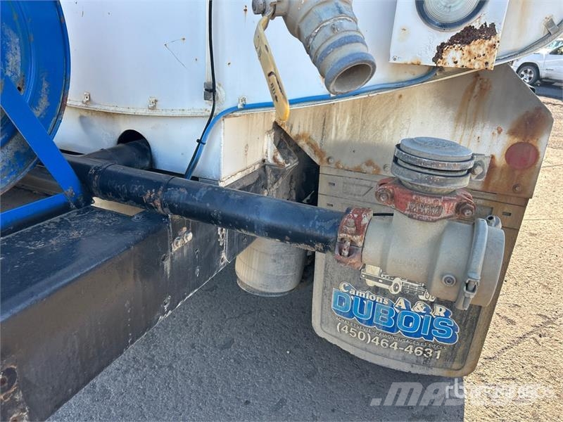 International 4300 Поливальні машини