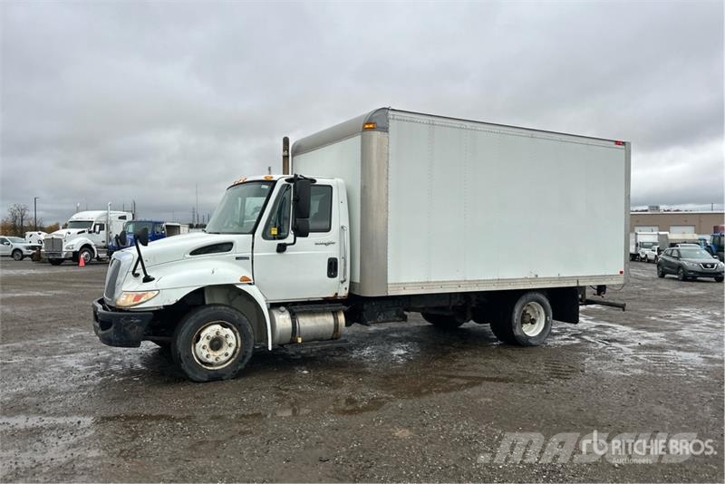 International 4300 Umpikorikuorma-autot