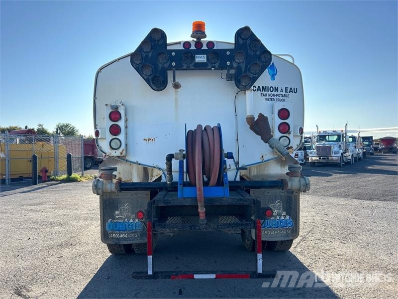 International 4300 Поливальні машини