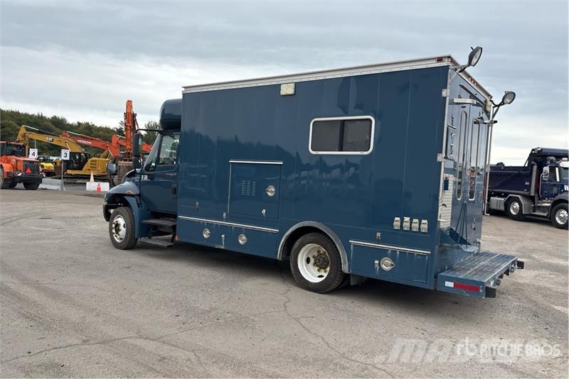 International 4300 Lava-autot